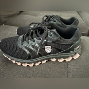Ladies K-Swiss Tubes Size 9.5